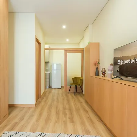 Host Wise - Urban Escape Apartment